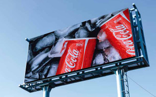 Affichage LED commercial en plein air fixe en couleur - conception de dissipation de chaleur blanche, efficacité et durabilité élevées
