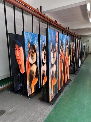 Série IP: Affiche LED à l'intérieur de 640x1920 mm polyvalente avec taux de rafraîchissement élevé et contrôle sans fil