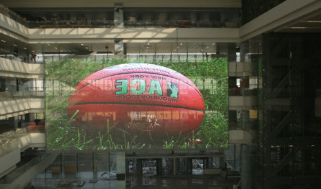 Écran LED transparent de la série TSF P3.9-7.8mm   1000x1000mm, taux de rafraîchissement élevé 3840Hz, installation fixe personnalisable à l'intérieur, cadre en aluminium