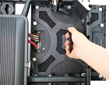 Série IRA   Rent Smarter, Not Harder: Murs LED de location magnétiques ultra-flexibles avec accès à double face