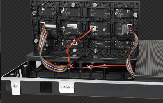 Panneau LED d'installation fixe en intérieur de la série BUD P2.5 avec un taux de rafraîchissement élevé de 7680 Hz adapté aux commerces de détail, aux espaces d'entreprise et aux lieux d'événements